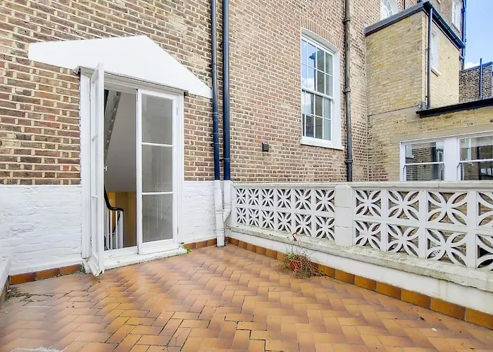 Studio Very Close Baker Street