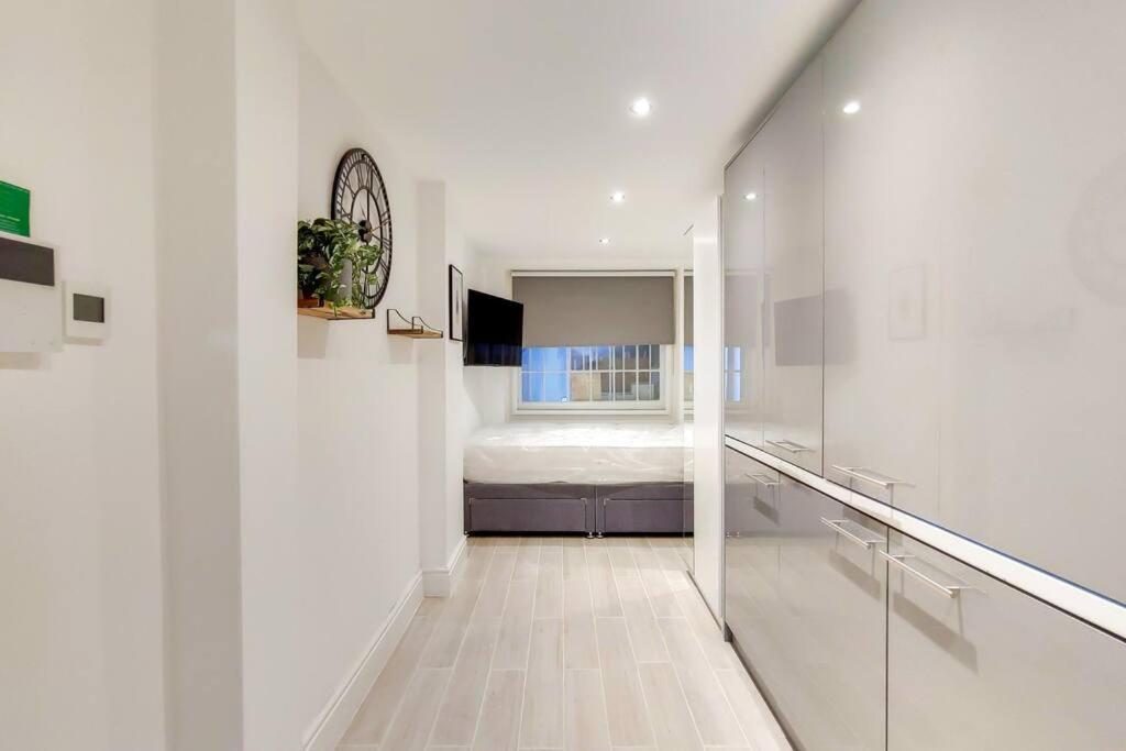 Very Close Baker Street Apartment London